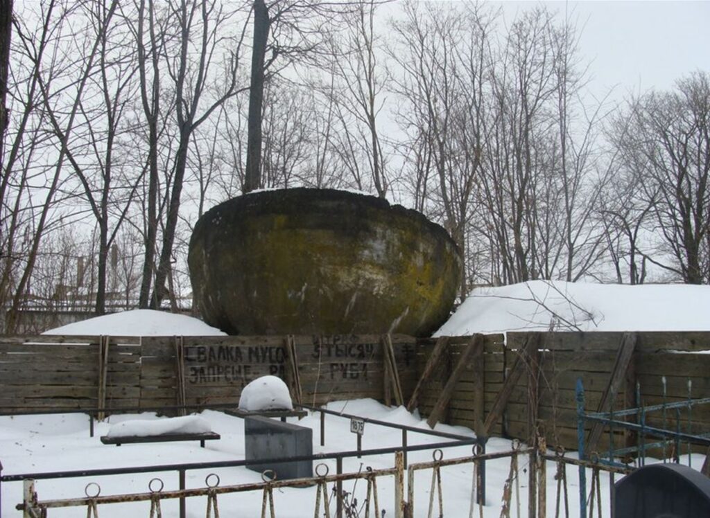 Купол Воскресенской церкви на Мироносицком кладбище