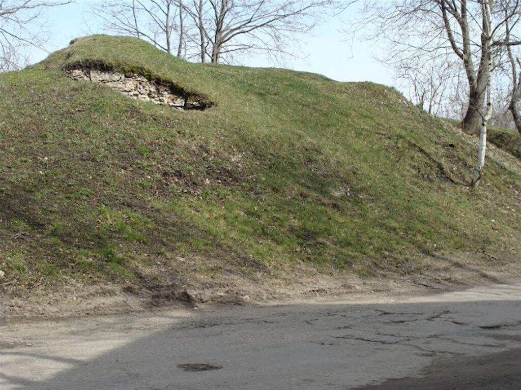 Руины Благовещенской в Песках церкви