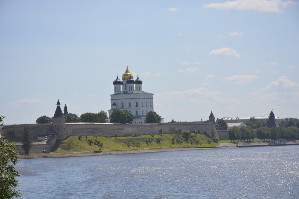 Троицкий собор в Пскове - редкий ракурс