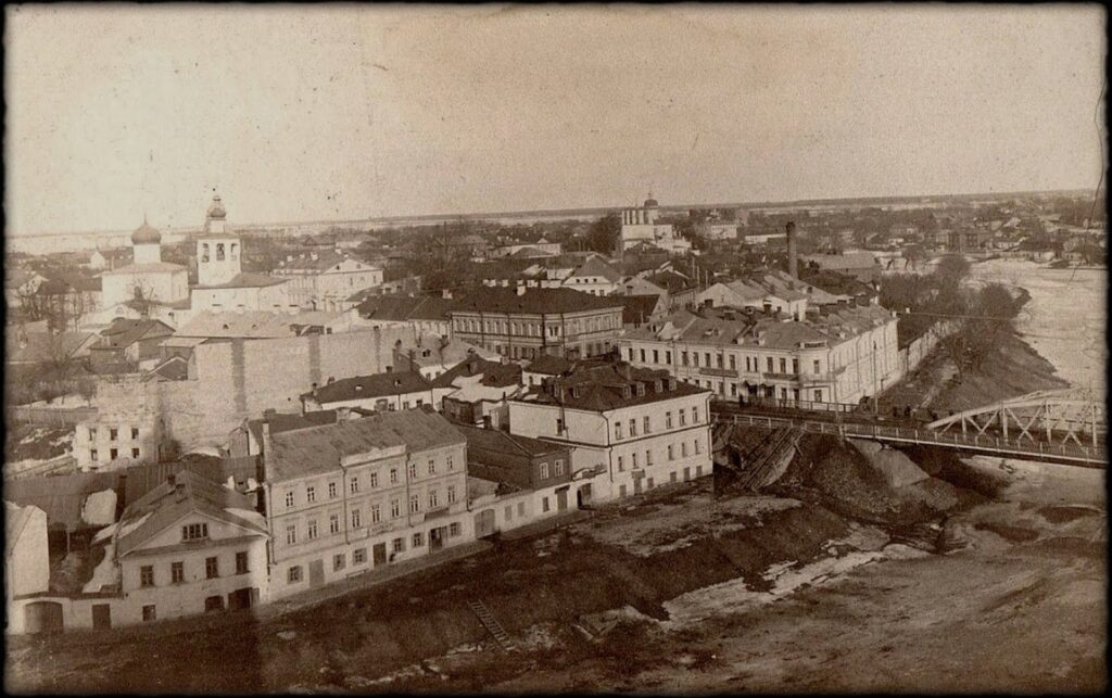Вид на Запсковье. Старая открытка . 1918 год.
